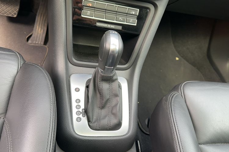Used Volkswagen Sharan 2015 1.8TSI Comfort Model Gear Lever