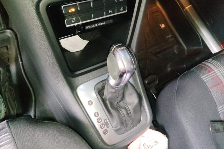 Used Volkswagen Sharan 2015 1.8TSI Comfort Model Gear Lever