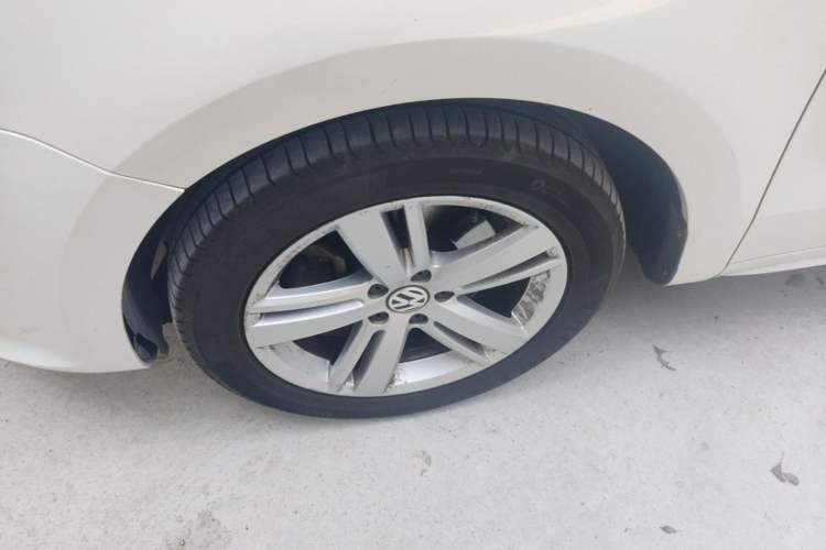 Used Volkswagen Sharan 2015 1.8TSI Comfort Model Left Front Wheel Hub
