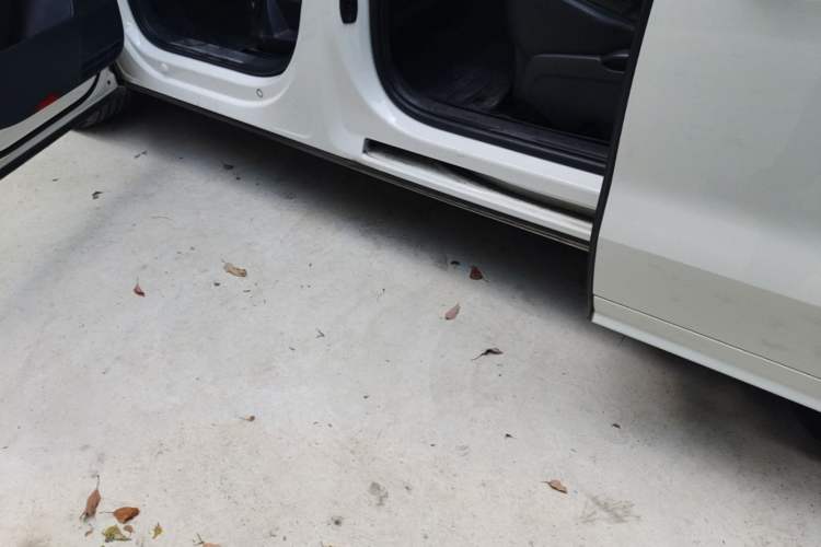 Used Volkswagen Sharan 2015 1.8TSI Comfort Model Left Side Sill