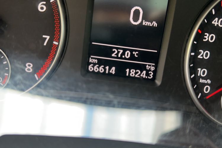 Used Volkswagen Sharan 2015 1.8TSI Comfort Model Odometer Close Up
