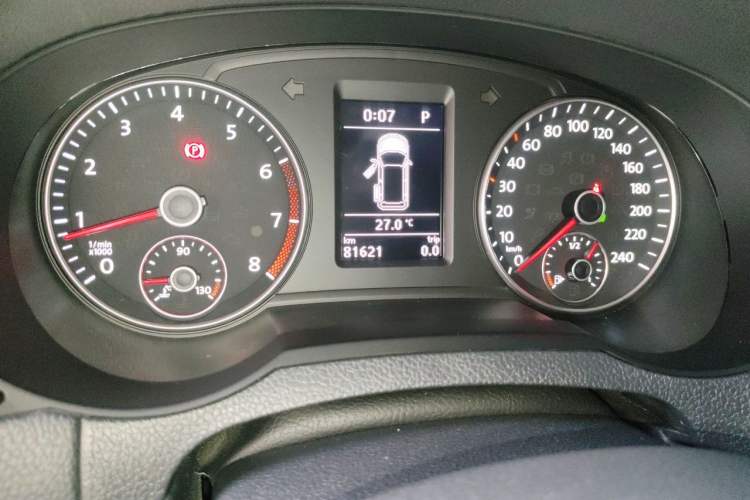 Used Volkswagen Sharan 2015 1.8TSI Comfort Model Odometer Close Up
