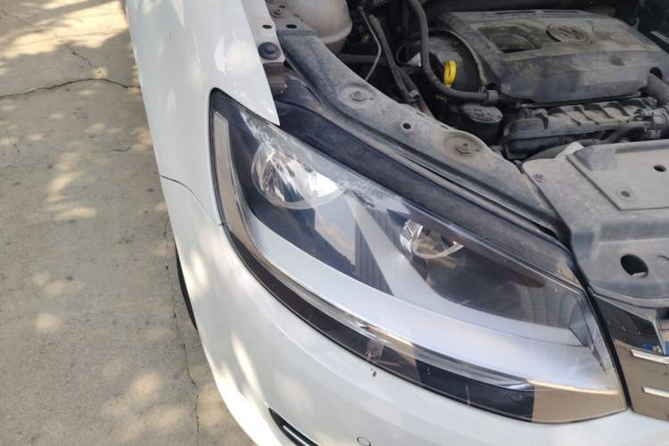 Used Volkswagen Sharan 2015 1.8TSI Comfort Model Right Front Headlight