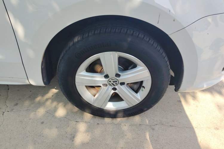 Used Volkswagen Sharan 2015 1.8TSI Comfort Model Right Front Wheel Hub