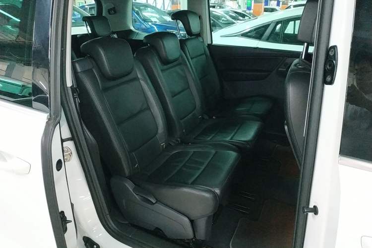 Used Volkswagen Sharan 2015 1.8TSI Comfort Model Right Rear Seat