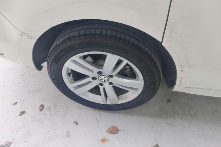 Used Volkswagen Sharan 2015 1.8TSI Comfort Model Right Rear Wheel Hub