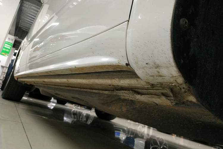 Used Volkswagen Sharan 2015 1.8TSI Comfort Model Right Side Sill