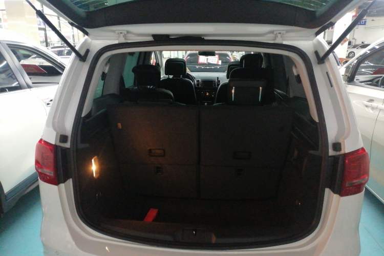 Used Volkswagen Sharan 2015 1.8TSI Comfort Model Trunk