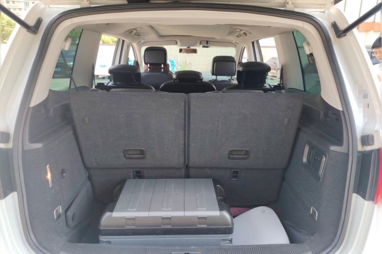 Used Volkswagen Sharan 2015 1.8TSI Comfort Model Trunk