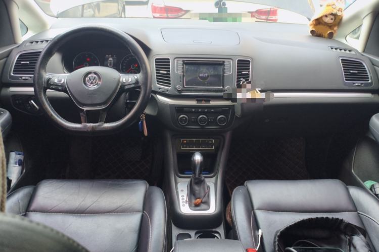 Used Volkswagen Sharan 2016 380TSI Comfort Edition 7-Seater Center Console