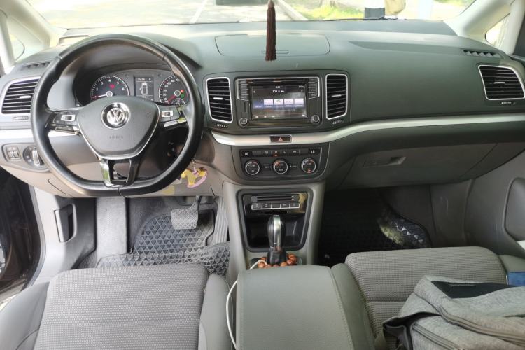 Used Volkswagen Sharan  Center Console