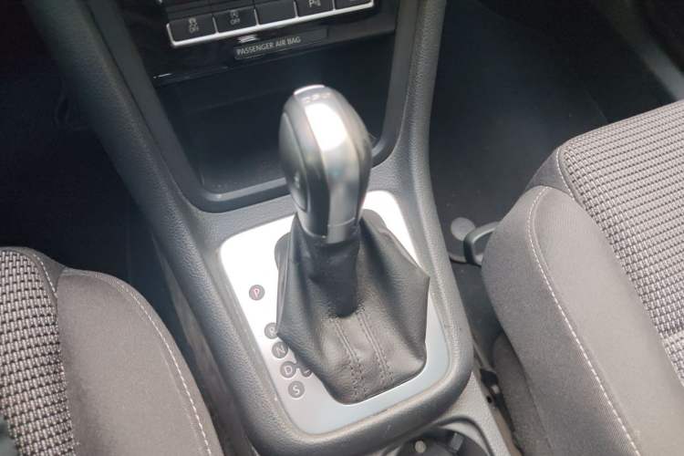 Used Volkswagen Sharan 2016 380TSI Comfort Edition 7-Seater Gear Lever