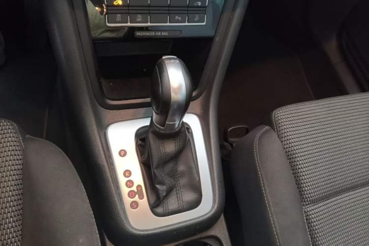 Used Volkswagen Sharan 2016 380TSI Comfort Edition 7-Seater Gear Lever