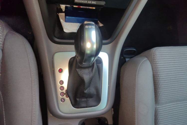 Used Volkswagen Sharan 2016 380TSI Comfort Edition 7-Seater Gear Lever