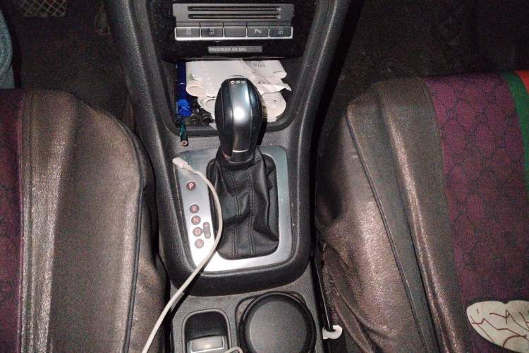 Used Volkswagen Sharan 2016 280TSI Enjoyment Model 7-Seater Gear Lever
