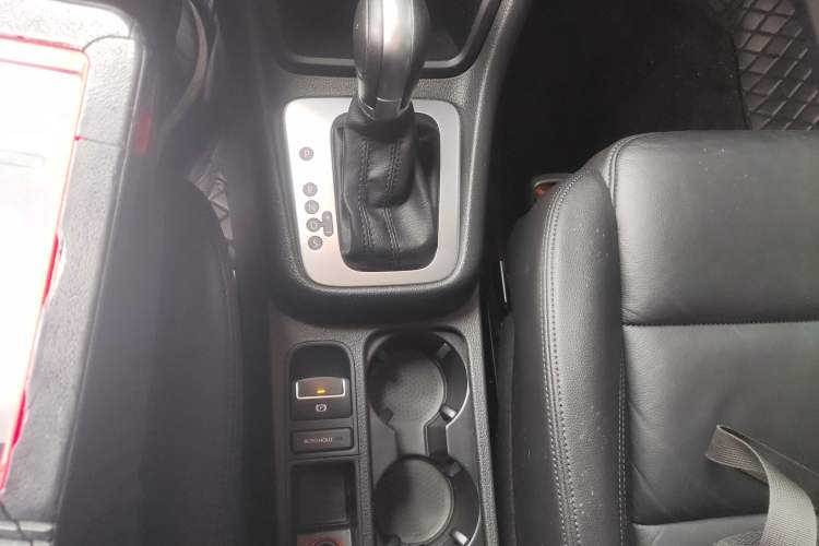 Used Volkswagen Sharan 2016 380TSI Luxury 7-Seater Gear Lever
