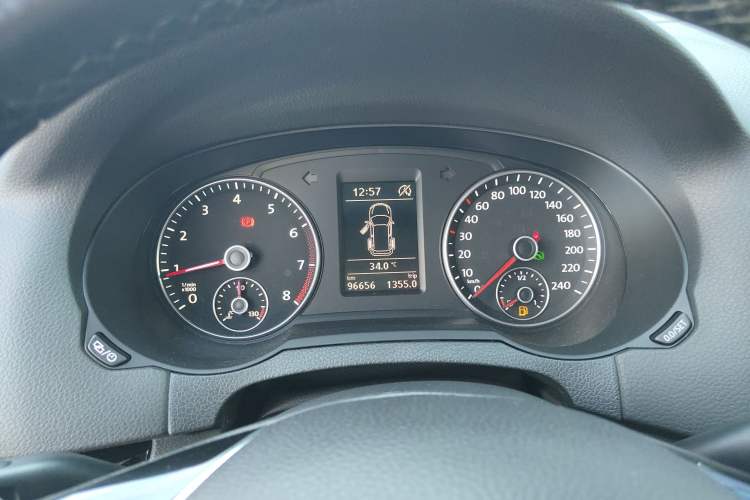 Used Volkswagen Sharan 2016 380TSI Luxury 7-Seater Instrument Cluster
