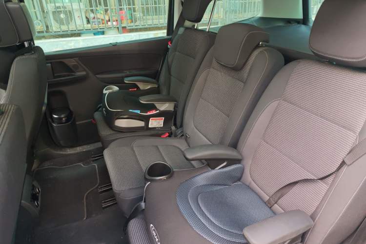 Used Volkswagen Sharan 2016 380TSI Comfort Edition 7-Seater Interior 4