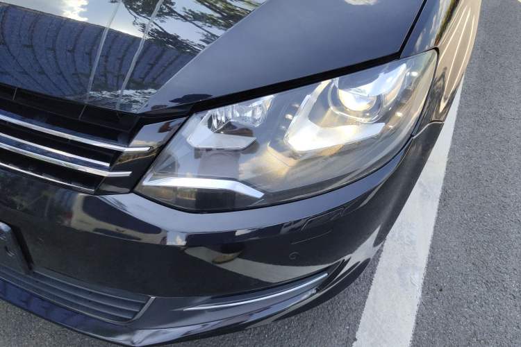 Used Volkswagen Sharan 2016 380TSI Luxury 7-Seater Left Front Headlight