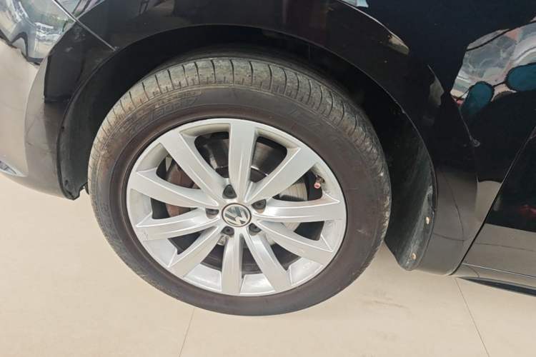 Used Volkswagen Sharan 2016 380TSI Luxury 7-Seater Left Front Wheel Hub