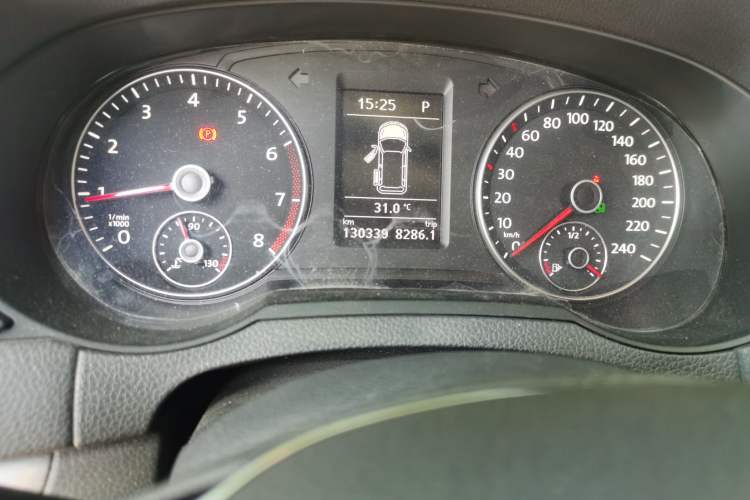 Used Volkswagen Sharan  Odometer Close Up