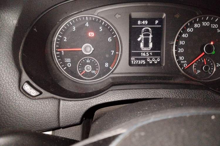 Used Volkswagen Sharan 2016 280TSI Enjoyment Model 7-Seater Odometer Close Up