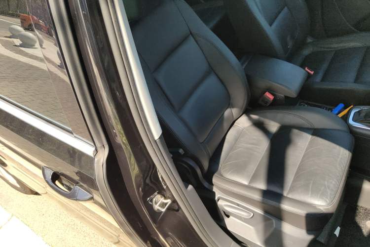 Used Volkswagen Sharan 2016 380TSI Luxury 7-Seater Right Front Seat