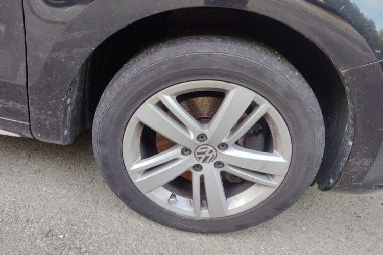 Used Volkswagen Sharan 2016 380TSI Comfort Edition 7-Seater Right Front Wheel Hub