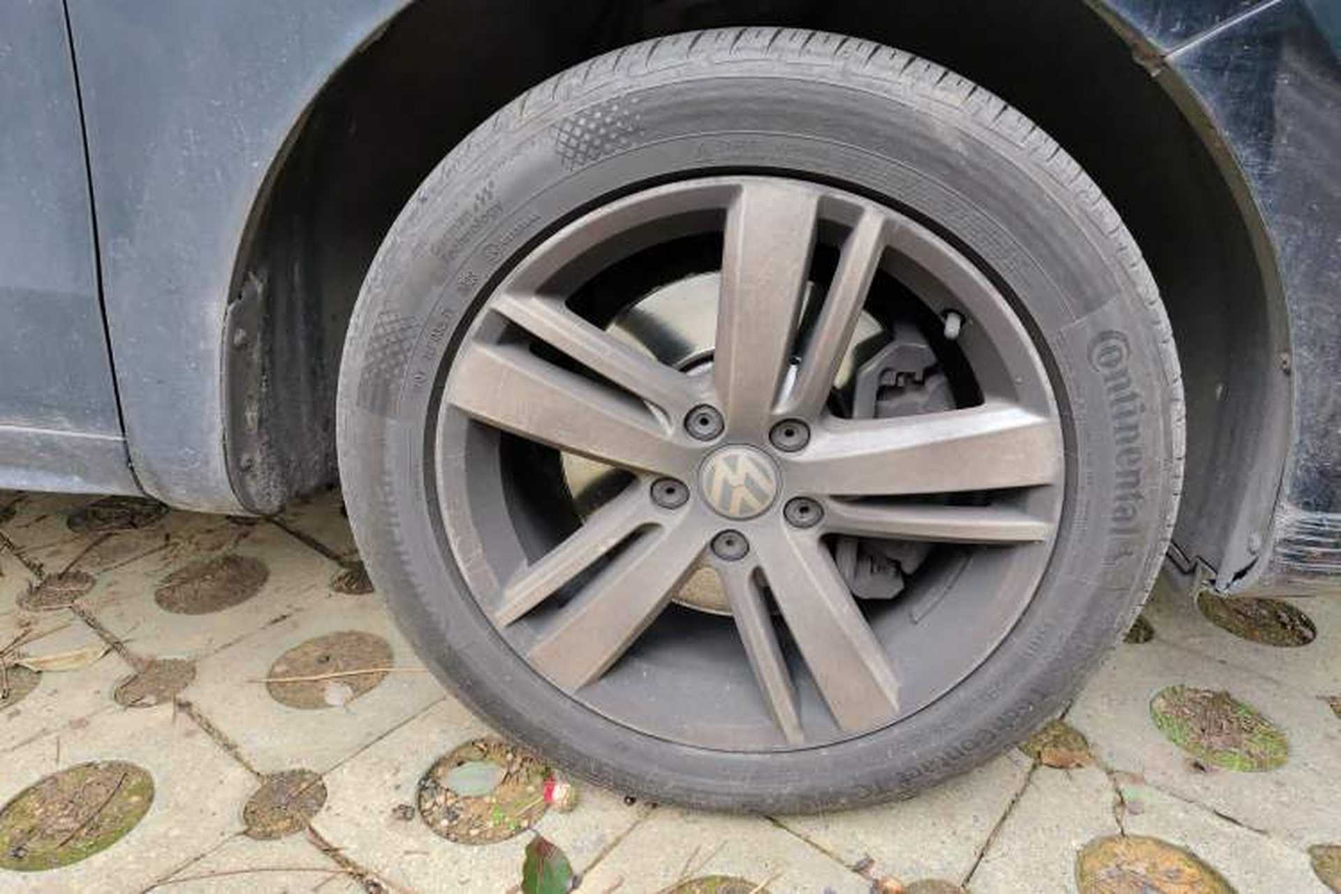 Used Volkswagen Sharan 2016 380TSI Comfort Edition 7-Seater Right Front Wheel Hub
