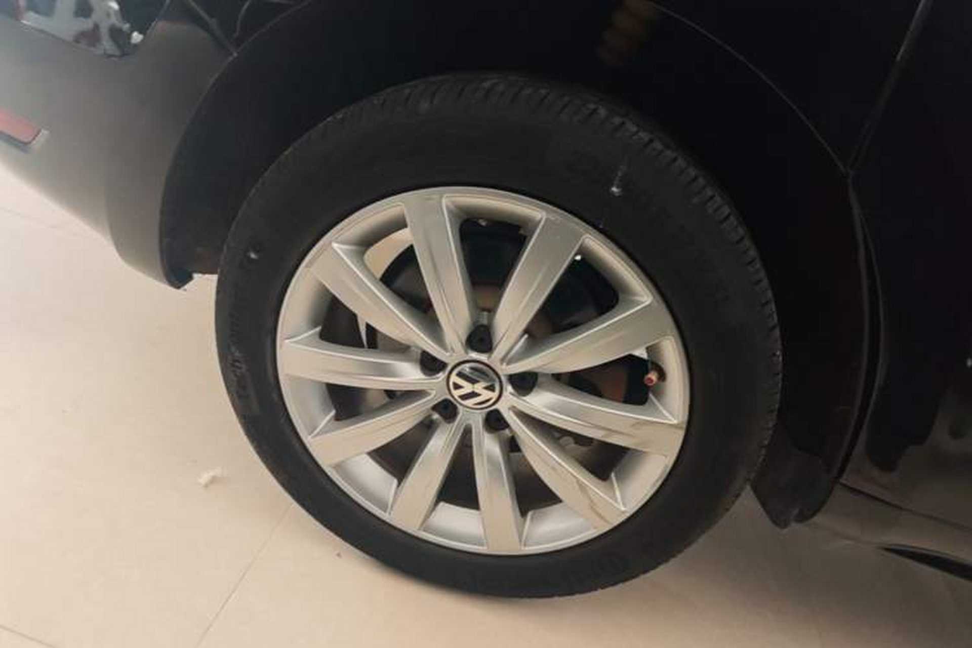 Used Volkswagen Sharan 2016 380TSI Luxury 7-Seater Right Rear Wheel Hub