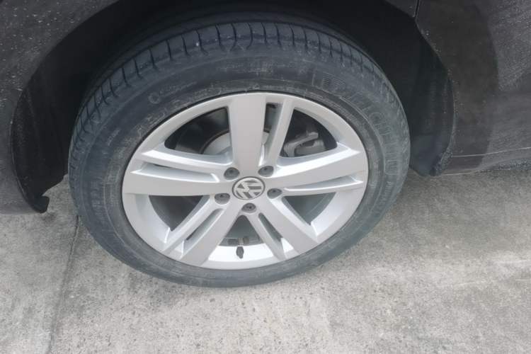 Used Volkswagen Sharan 2016 380TSI Comfort Edition 7-Seater Right Rear Wheel Hub