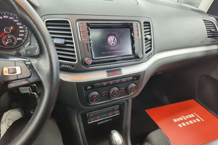Used Volkswagen Sharan 2016 380TSI Comfort Edition 7-Seater Audio And AC Panel