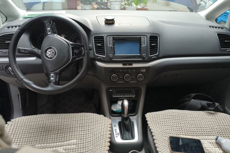 Used Volkswagen Sharan 2016 280TSI Enjoyment Model 7-Seater Center Console