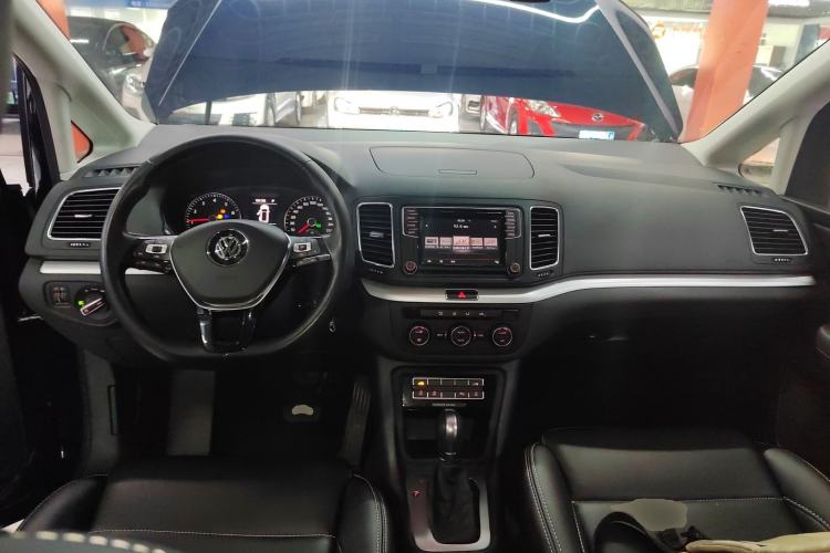 Used Volkswagen Sharan 2016 380TSI Comfort Edition 7-Seater Center Console
