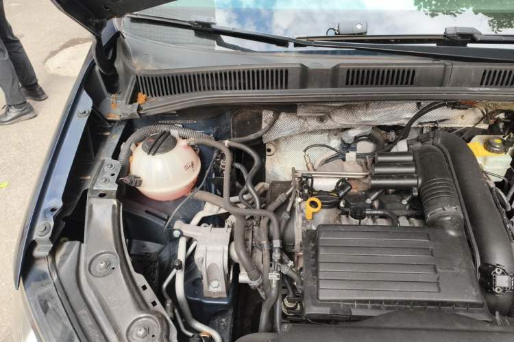 Used Volkswagen Sharan 2016 280TSI Enjoyment Model 7-Seater Engine Bay Right