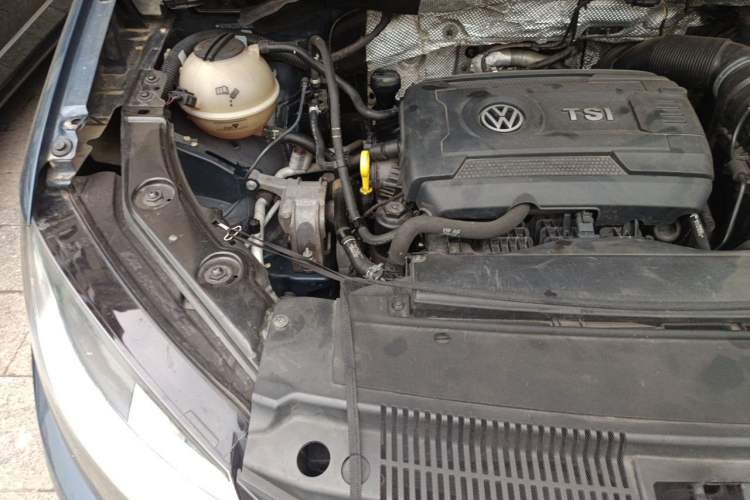 Used Volkswagen Sharan 2016 380TSI Clear Blue Limited Edition Engine Bay Right