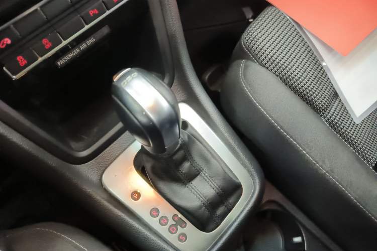 Used Volkswagen Sharan 2016 380TSI Comfort Edition 7-Seater Gear Lever