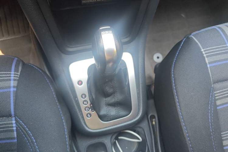 Used Volkswagen Sharan 2016 380TSI Comfort Edition 7-Seater Gear Lever