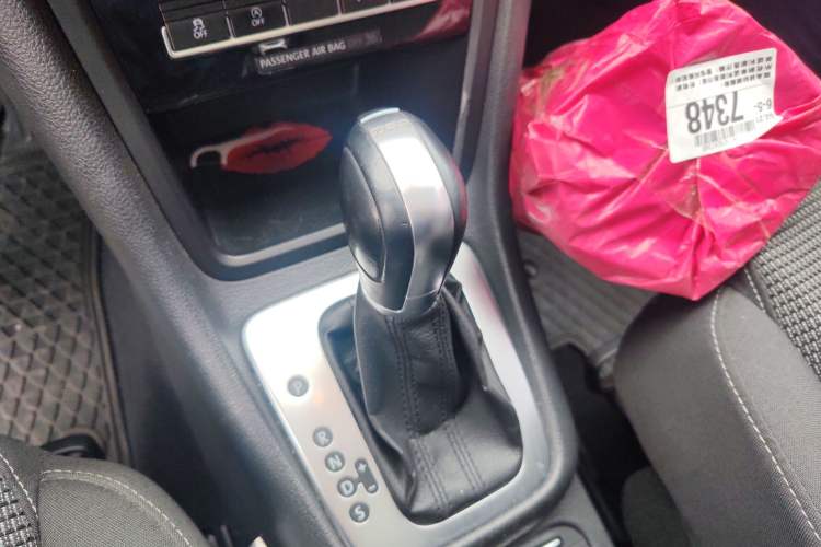 Used Volkswagen Sharan 2016 380TSI Comfort Edition 7-Seater Gear Lever