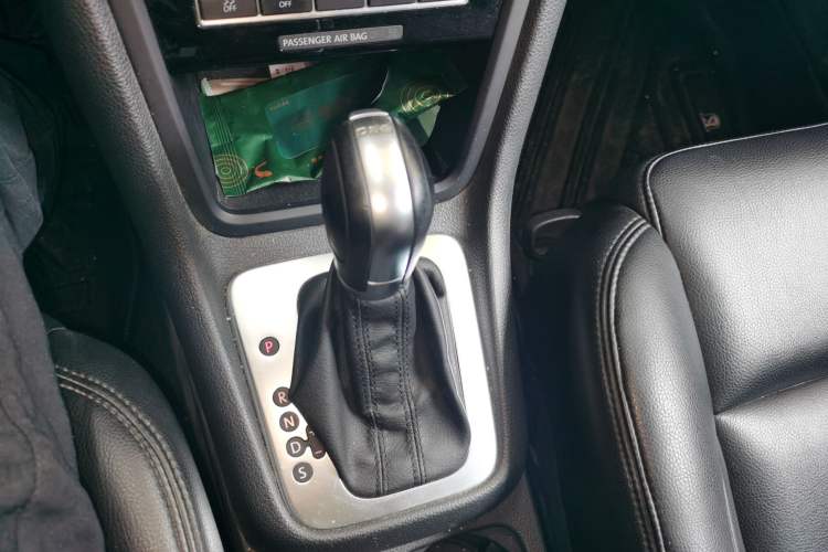 Used Volkswagen Sharan 2016 380TSI Luxury 7-Seater Gear Lever
