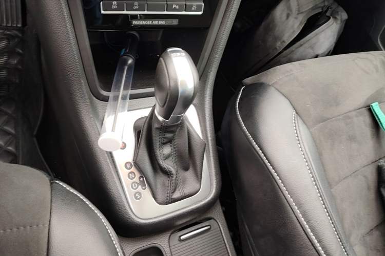 Used Volkswagen Sharan 2016 380TSI Comfort Edition 7-Seater Gear Lever