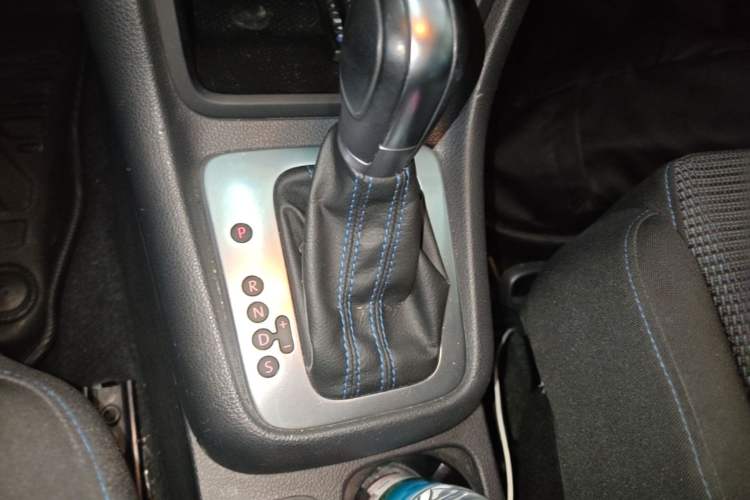 Used Volkswagen Sharan 2016 380TSI Clear Blue Limited Edition Gear Lever