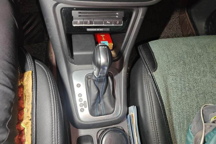 Used Volkswagen Sharan 2016 380TSI Clear Blue Limited Edition Gear Lever