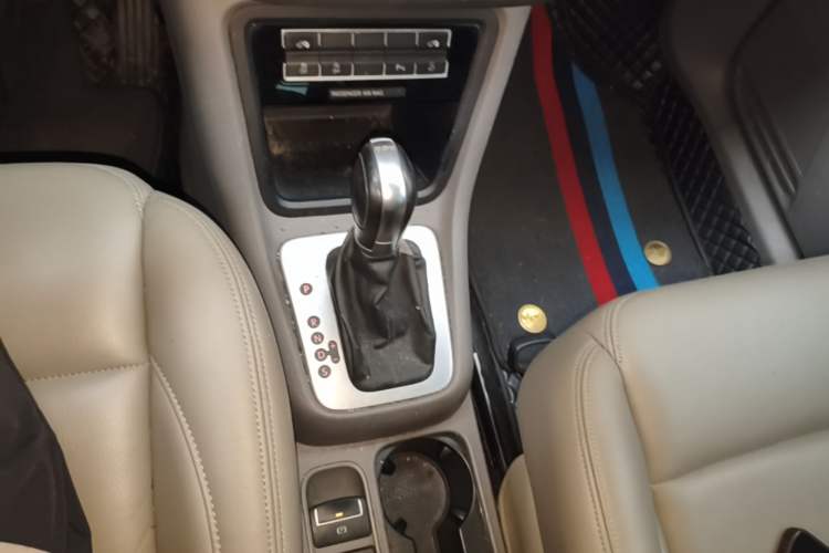 Used Volkswagen Sharan 2016 380TSI Comfort Edition 7-Seater Gear Lever