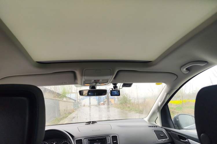 Used Volkswagen Sharan 2016 380TSI Clear Blue Limited Edition Headliner