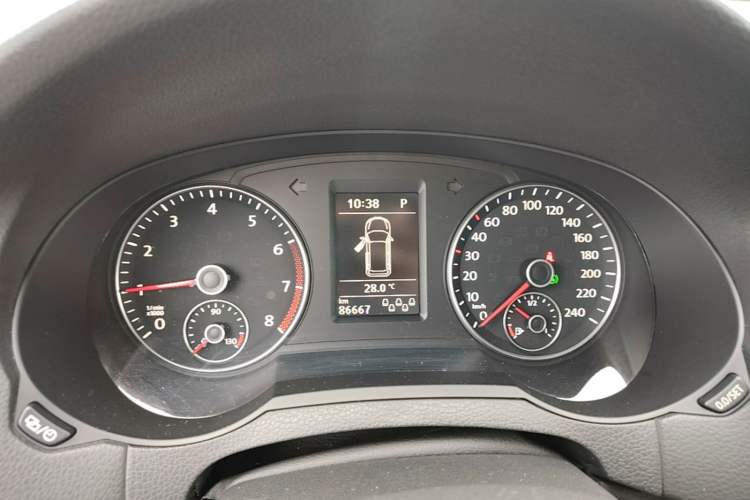 Used Volkswagen Sharan 2016 380TSI Comfort Edition 7-Seater Instrument Cluster