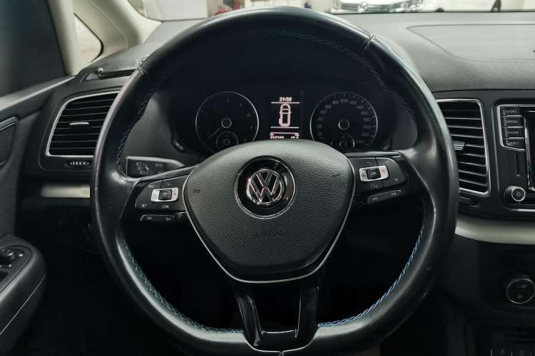 Used Volkswagen Sharan 2016 380TSI Clear Blue Limited Edition Interior 2