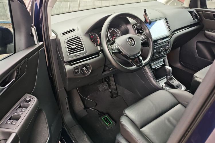 Used Volkswagen Sharan 2016 380TSI Luxury 7-Seater Interior 3