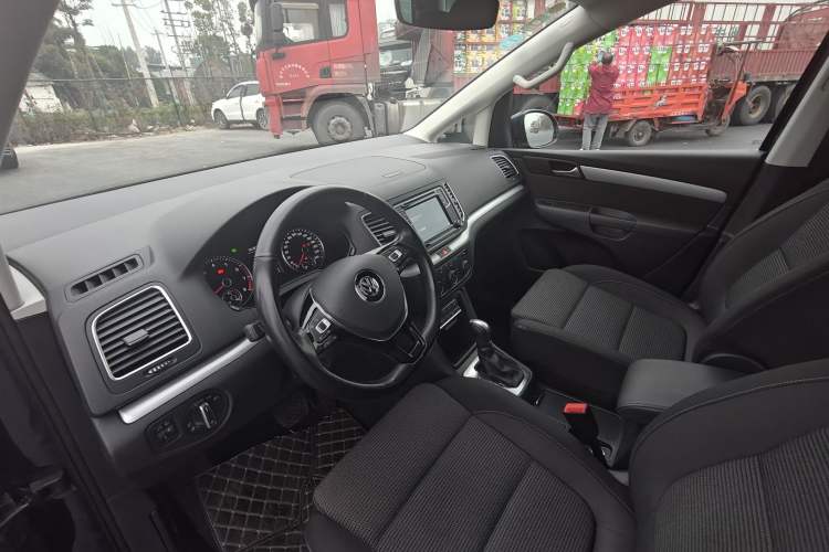 Used Volkswagen Sharan 2016 380TSI Comfort Edition 7-Seater Interior 4
