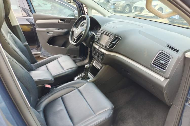 Used Volkswagen Sharan 2016 380TSI Comfort Edition 7-Seater Interior 5